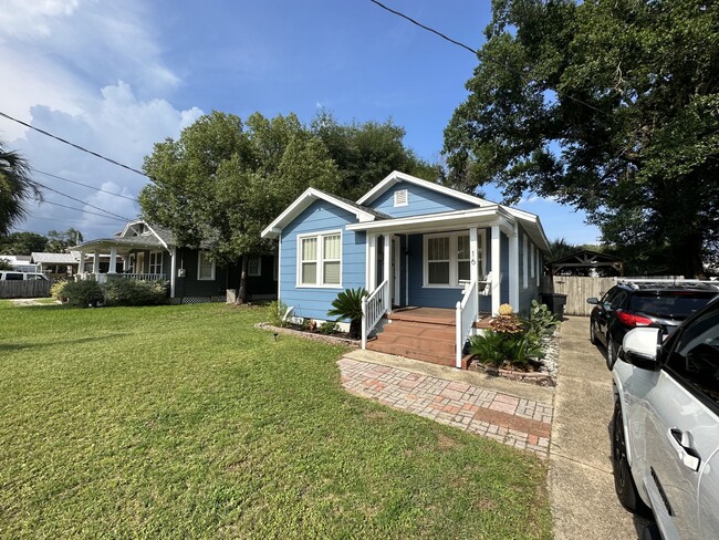 16 N L St in Pensacola, FL - Foto de edificio - Building Photo