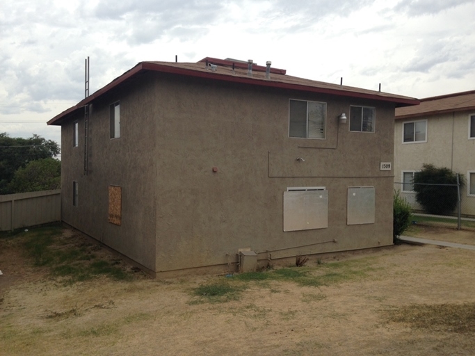 1309 Bernard St in Bakersfield, CA - Building Photo