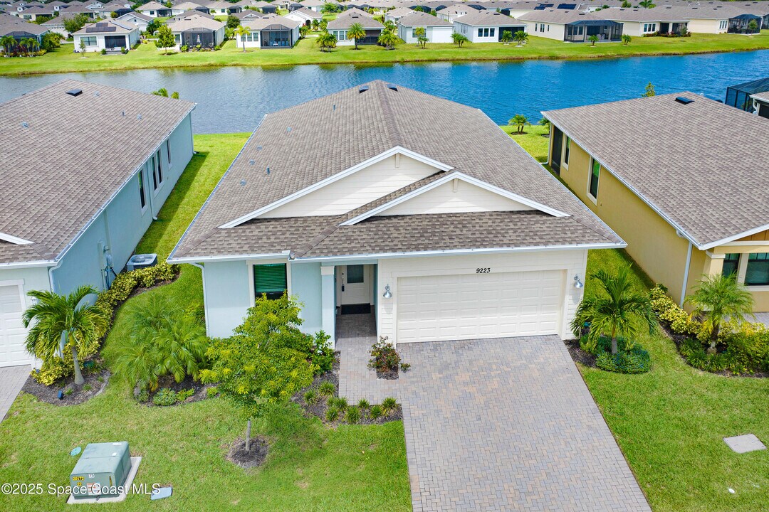 9223 Alister Dr in Melbourne, FL - Building Photo