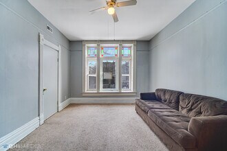 1650 N Oakley Ave in Chicago, IL - Building Photo - Building Photo