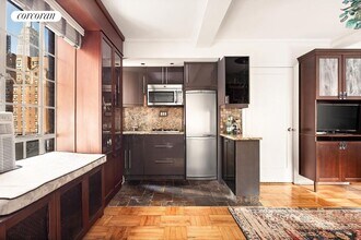 140 E 40th St in New York, NY - Building Photo - Building Photo