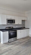 1400 Central Ave, Unit Unit 4 in Dubuque, IA - Building Photo - Building Photo