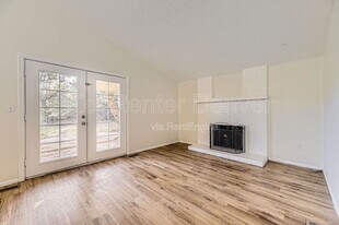 3208 S Olathe Way in Aurora, CO - Building Photo