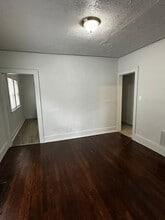 4625 Chalmers St in Detroit, MI - Foto de edificio - Building Photo