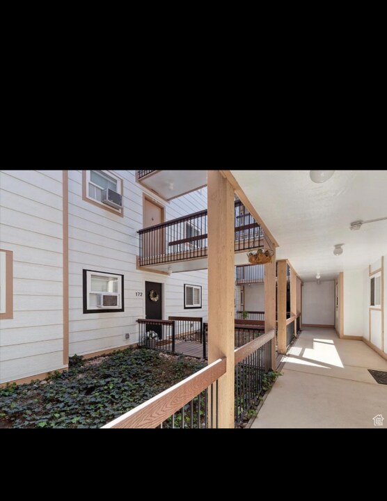 5630 Meadow Ln in South Ogden, UT - Building Photo