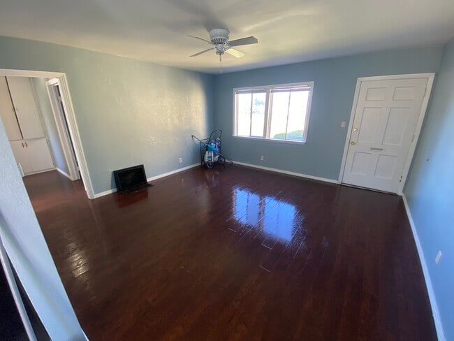 1820 W 108th St, Unit 1820 in Los Angeles, CA - Building Photo - Building Photo