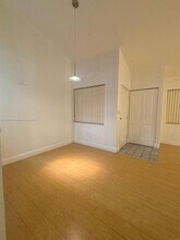 2831 N Oakland Forest Dr in Oakland Park, FL - Building Photo - Building Photo