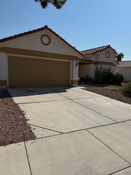 5904 Alimar Dr in Las Vegas, NV - Building Photo