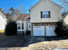 4034 Robin Cir in College Park, GA - Building Photo