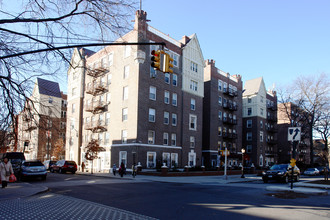 3640 Bowne St in Flushing, NY - Foto de edificio - Building Photo