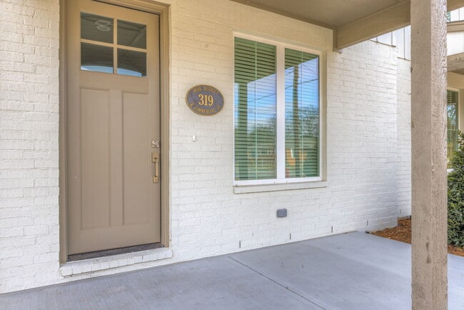 property at 319 W Commercial St