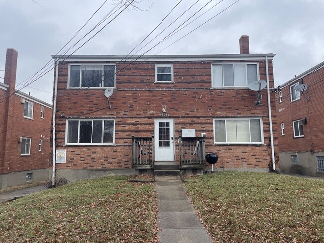 2524 Flanigan Ct in Cincinnati, OH - Foto de edificio - Building Photo