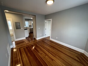 37 Hancock St, Unit 3 in Somerville, MA - Foto de edificio - Building Photo