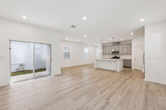 457 Belmond Dr in Debary, FL - Building Photo - Building Photo