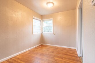5412-5420-5420 NE 9th Ave in Portland, OR - Building Photo - Building Photo