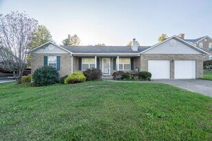 10449 Travis St in Walton, KY - Building Photo