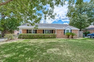 918 Wycliffe Dr in Houston, TX - Building Photo - Building Photo