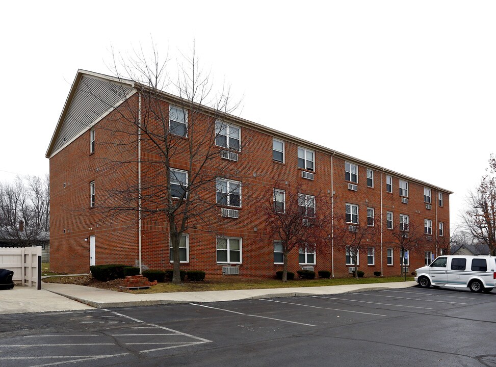 Calvary Plaza - Affordable Housing in Muncie, IN - Foto de edificio