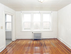 324,339 and 431 Broadway in Paterson, NJ - Building Photo - Interior Photo