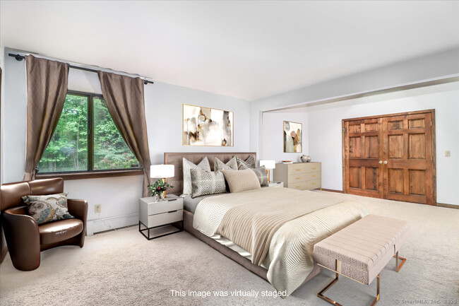 6 Kristy Dr in Bethel, CT - Foto de edificio - Building Photo