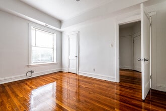 7151-53 S Indiana Ave in Chicago, IL - Foto de edificio - Building Photo