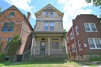 475 Riddle Rd, Unit 2B in Cincinnati, OH - Building Photo - Building Photo