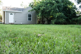 1717 W Thoman St in Springfield, MO - Building Photo - Building Photo