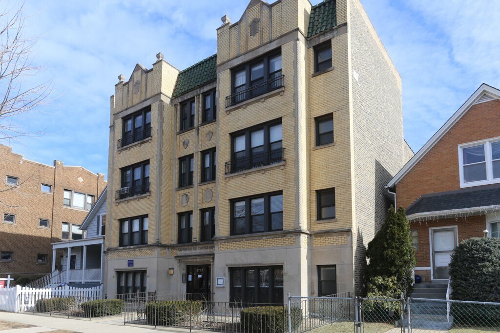 4740 N Hermitage in Chicago, IL - Building Photo