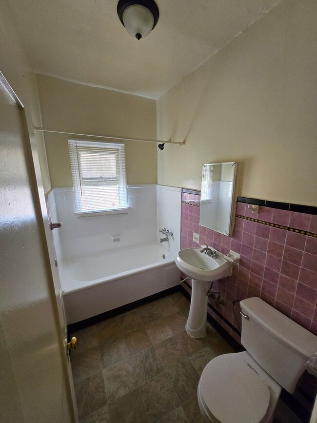 627 Normandie Ave in Los Angeles, CA - Building Photo - Building Photo