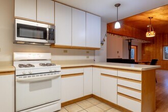 2262 Cordes Dr in Fairbanks, AK - Building Photo - Building Photo