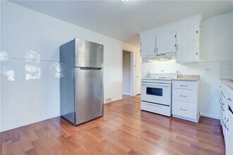 100 Bleacker Rd in Rochester, NY - Building Photo - Building Photo