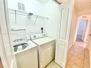 10885 NW 89th Ter, Unit 106 in Doral, FL - Building Photo - Building Photo