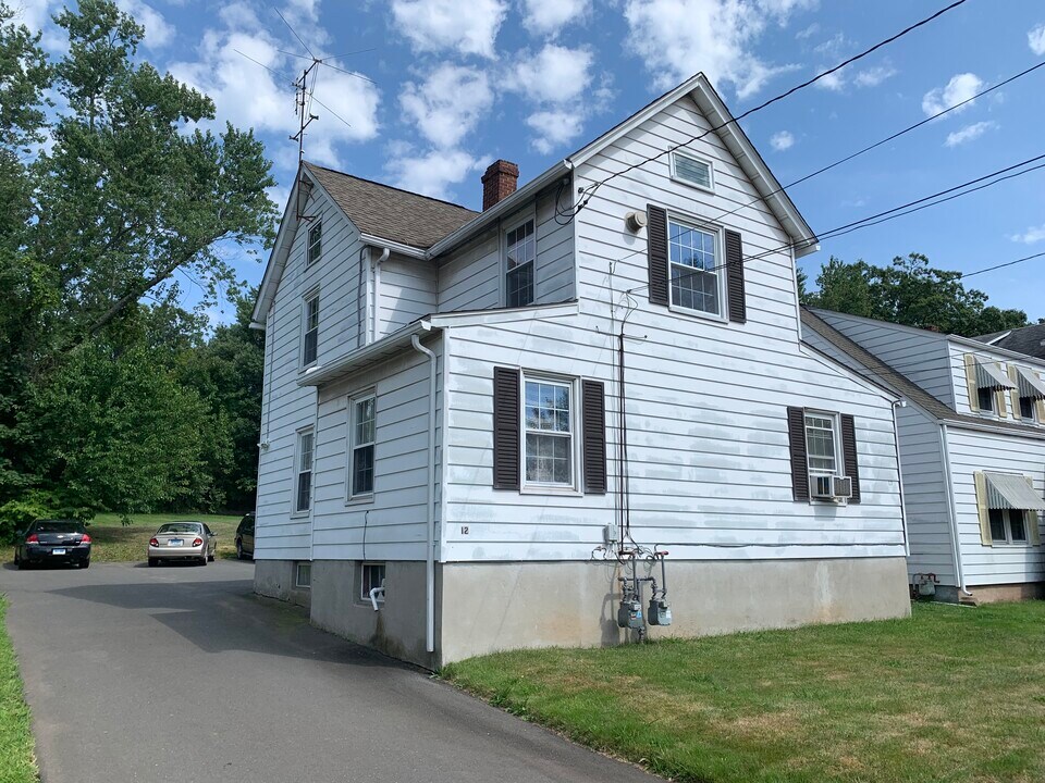 12 Durant Ter in Middletown, CT - Building Photo