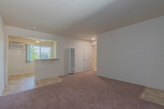 Sunrise Apartments in Roseville, CA - Building Photo - Interior Photo