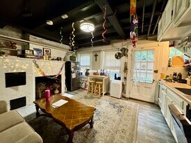 5 Champney Pl, Unit 1 in Boston, MA - Building Photo