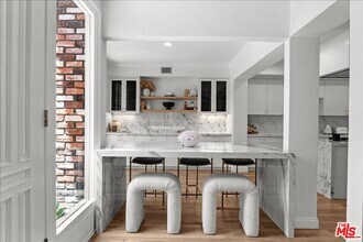 12303 Ridge Cir in Los Angeles, CA - Building Photo - Building Photo