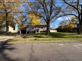 205 Mardale Dr in Somerdale, NJ - Building Photo