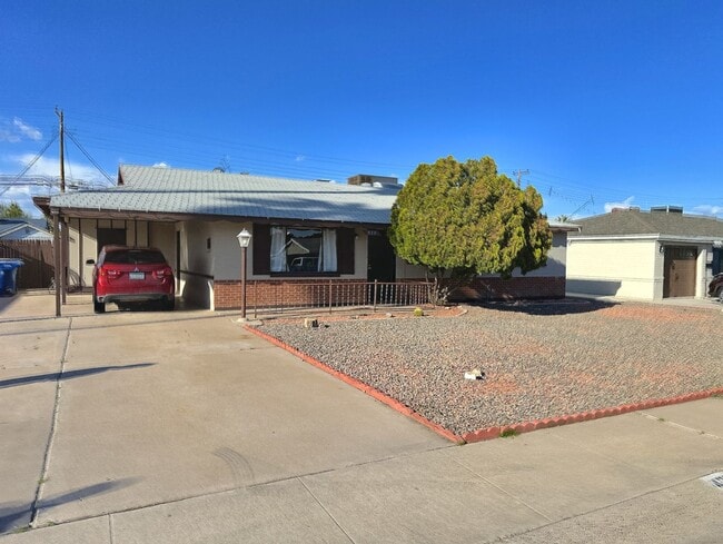 property at 426 E Garfield St