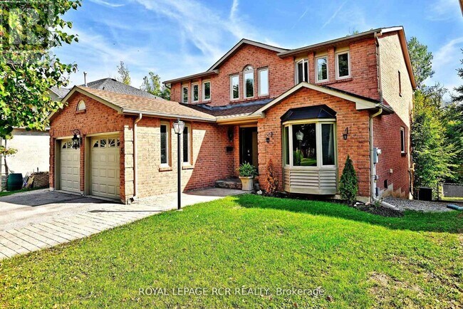 5 Tannery Creek Crescent in Aurora, ON - Building Photo - Building Photo