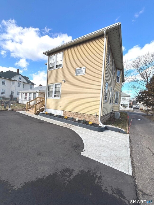 143 Brown St in Hartford, CT - Building Photo - Building Photo