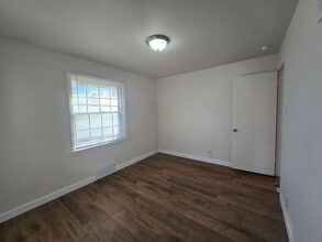 1507 Golden Dr in St. Louis, MO - Building Photo - Building Photo