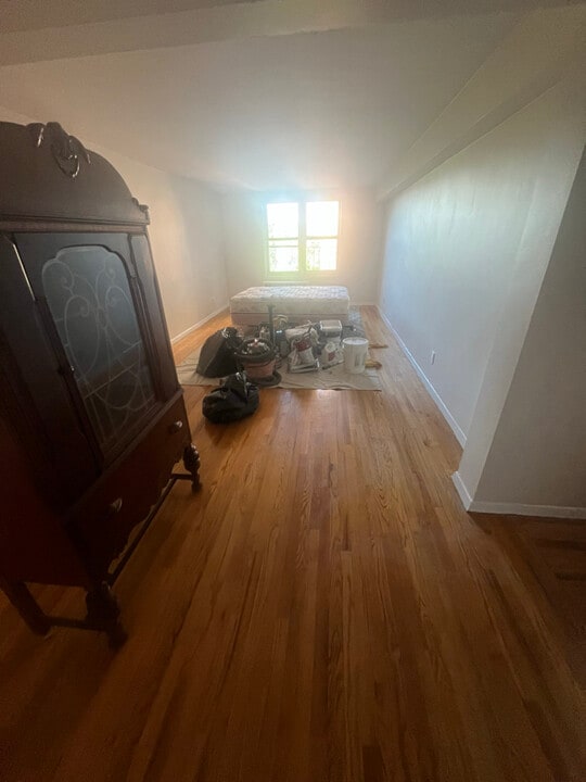 66-01 Burns St in Queens, NY - Building Photo