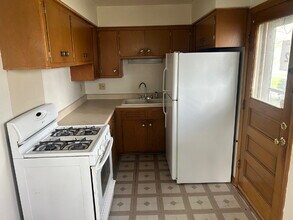 4715 W Wells St in Milwaukee, WI - Building Photo - Building Photo