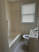 94 Webster St in Pawtucket, RI - Building Photo - Building Photo