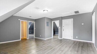 61 S Maple Ave-Unit -3 in East Orange, NJ - Building Photo - Building Photo
