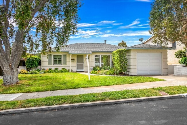 3763-3763 Wawona Dr in San Diego, CA - Building Photo - Building Photo