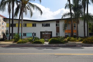 4924 Tujunga Ave Apartments