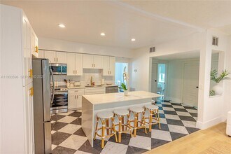 745 NW 47th Terrace in Miami, FL - Building Photo - Building Photo