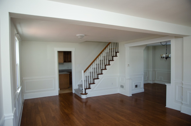 203 Bridge Ave in Point Pleasant Boro, NJ - Building Photo - Interior Photo