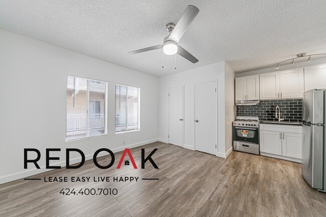 property at 818 S Mariposa Ave